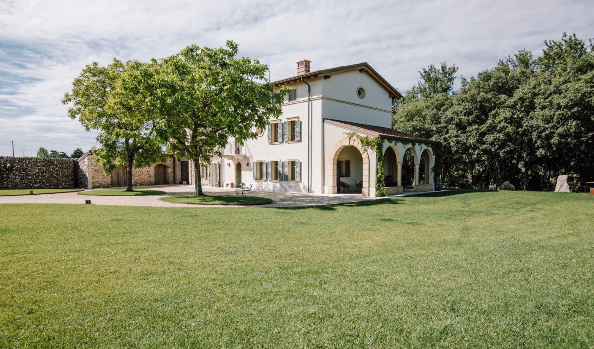Corte Lanfranconi Relais Pescantina Bagian luar foto