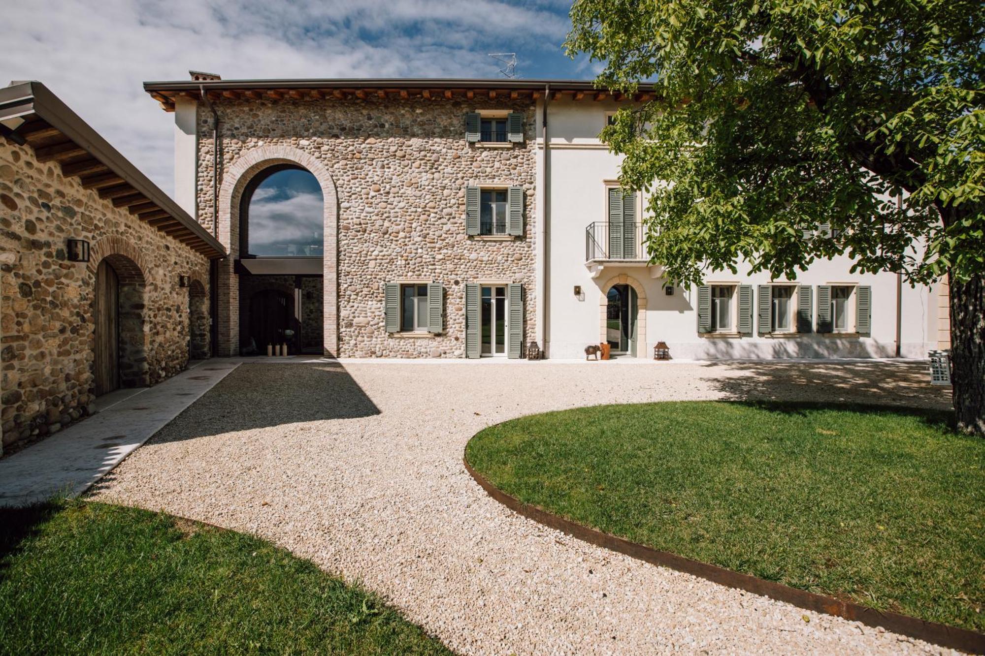 Corte Lanfranconi Relais Pescantina Bagian luar foto